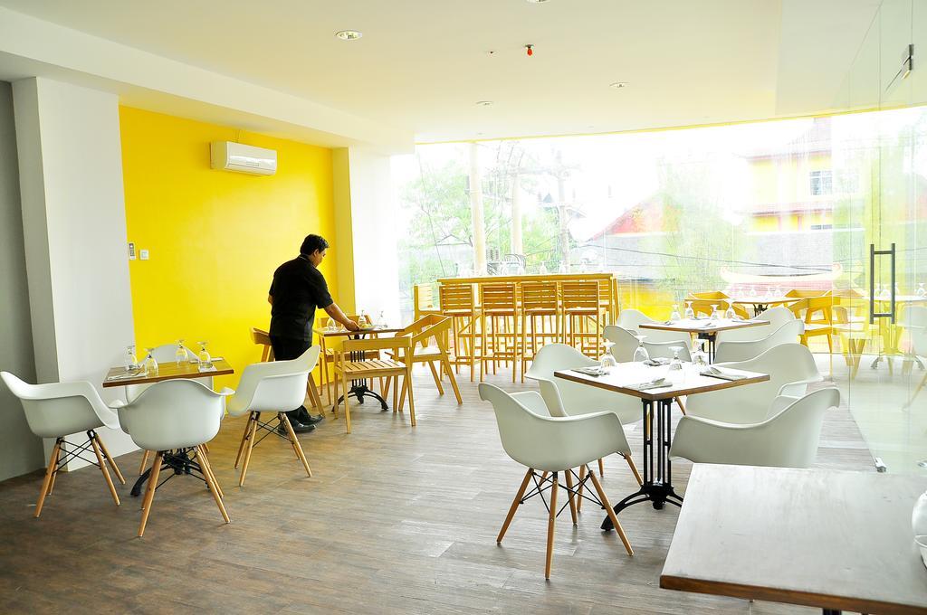 Summer Bed & Breakfast Banjarmasin  Exterior photo